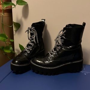 ZARA 💣 Black croc. COMBAT Boot w contrast laces. No Damage! EU 40 ZiP uP
